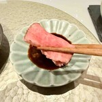 肉割烹 重㐂 - イチボ叩き２