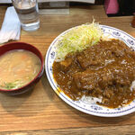 桐半 - 特選カツカレー（900円）