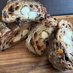 パンストック - チーズ、ぶどう、ベリー系？ハード系パン