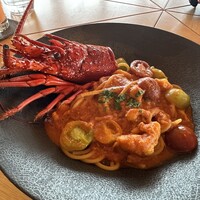 アマネムダイニング - ランチ　伊勢エビのトマトソースパスタ　中太麺がアルデンテ　伊勢エビがプリプリでした