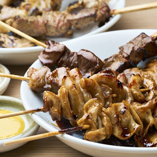 やきとん・煮込みだけでなく串焼きや串揚げなど多彩なメニュー◎