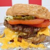 FIVE GUYS  - 料理写真:CHEESEBURGER