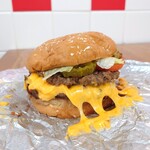 FIVE GUYS  - CHEESEBURGER