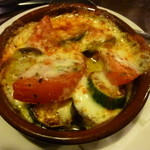 BARU 竹末 - トマトと茄子とズッキーニのチーズ滝
      たっぷりのチーズと夏野菜。取り分けようとすると、滝のようにチーズが･･･。なるほど、それでこの命名。