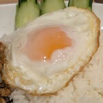 オーム タイ テースト - 目玉焼き