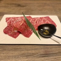 うしごろ 貫 五反田店 - 極上希少部位二種盛り塩　ウチヒラ・クリ