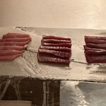 すし ふくづか - マグロ三兄弟　　常温に戻し中