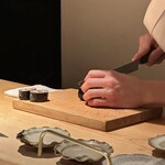 すし ふくづか - 切り分け中