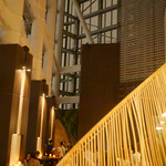 ルーフトップ バー - 天井高っ！