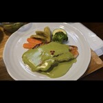 キッチン ブルー グローブ - １０月の鮭ポワレ　抹茶とマスカルポーネのソース