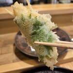 天ぷら浅沼 - 白魚の大葉巻き