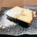 俺のフレンチ - 【デザート】バスクチーズケーキ