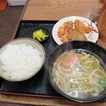 Shikokuudon - 四国定食（400円）