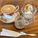 白鷺珈琲 - カフェラテとアフォガード