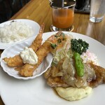 ランチョン - ＜本日のランチ＞ ポークジンジャー＆エビフライ