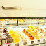 パティスリー リエルグ - ショーケース