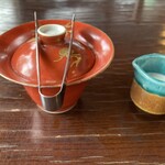 れすとらん 北蔵 - 左　お砂糖いれ　右　ミルク