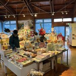 鹿屋市観光物産総合センター 食堂 - せっかく大隅半島・鹿屋市まで来たのですから、こちらでしか買えないものをお土産に❤️