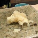 神田錦町 鮨たか晴 - ガリ