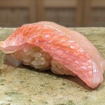 神田錦町 鮨たか晴 - 金目鯛（千葉県勝浦）
