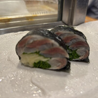東鮨 新店 - イワシの海苔巻き