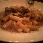 トラットリア・ピッツェリア・レ・アルカーテ - 和牛すね肉のナポリ風ラグー　リガトーニあえ　