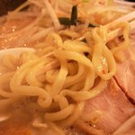 濃厚味噌＆太縮れ麺