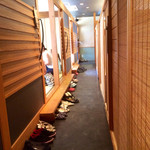 あお野 - 小上がり席も沢山のお客様。