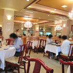 中華菜館 五福 - 福岡市西区福重にある大きな中華レストランです。
      待合室もあって、受付もある、大きな宴会も可能な昭和型大箱中華店。
      