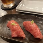 黒毛和牛焼肉 白か黒 - 