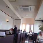 胡友 - 店内　入口から右側を撮影