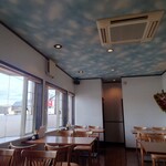 胡友 - 店内　入口から左側を撮影