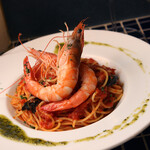 天使の海老とモッツァレラのトマトパスタ