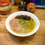 むかん 池袋 - 牡蠣塩ラーメン