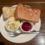 カフェ ド SaRa - 黒ゴマトースト・黒糖トーストのハーフ and ハーフ