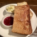 カフェ ド SaRa - 黒ゴマトースト・黒糖トーストのハーフ and ハーフ