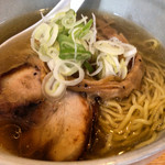 威 - 比内地鶏塩ラーメン