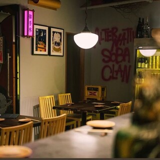 숨겨진 아지트 같은 세련된 분위기에서 편안하게◎ 역과 가까워서 들르기 쉬워요