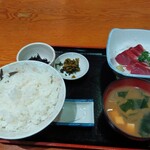 はせ部 - ブリ刺し定食   895円