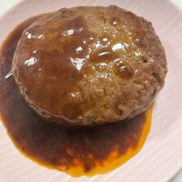 ラ・ロシェル 山王 - お肉の旨みをとじこめたデミグラスソースハンバーグ