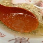 麺や 七彩 - スープ