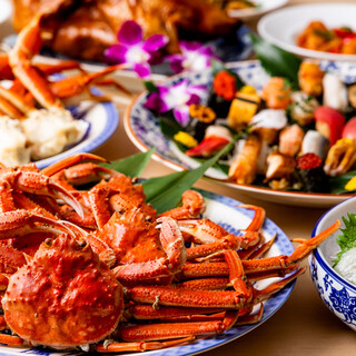 ズワイガニや鮨など海鮮づくしの食べ放題コースは6,980円～