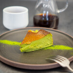 フィロコフィア - 料理写真:抹茶のバスクチーズケーキ