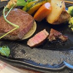 288848291 - ミディアムレアの「黒毛和牛ヒレステーキ」