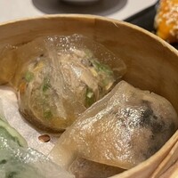 中国飯店 富麗華 - 韮海老餃子、和牛トリュフたまり醤油、野菜、大根餅チャーシュー入り、叉焼包