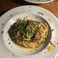 カルネジーオ イースト - ホタルイカと菜の花のペペロンチーノ・からすみ添え