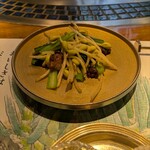 ステーキ懐石都 春日 - もやし、小松菜炒め