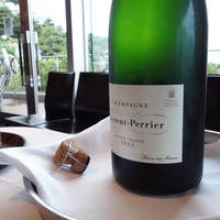 ツキ シュール ラメール - 乾杯用はLaurent Perrier3L、空輸でお取り寄せ