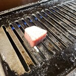 肉バルmoTTon - トモ三角