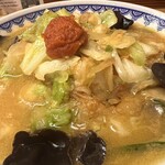 龍上海 横浜店 - 野菜の甘みがでた味噌スープを、辛味噌で味変させます！